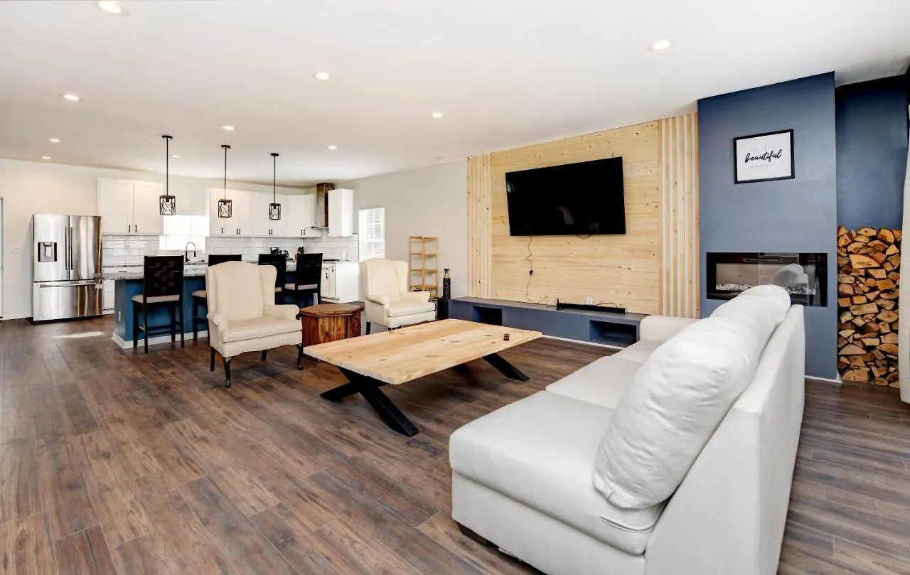 The Cg Suites Columbus Holiday home