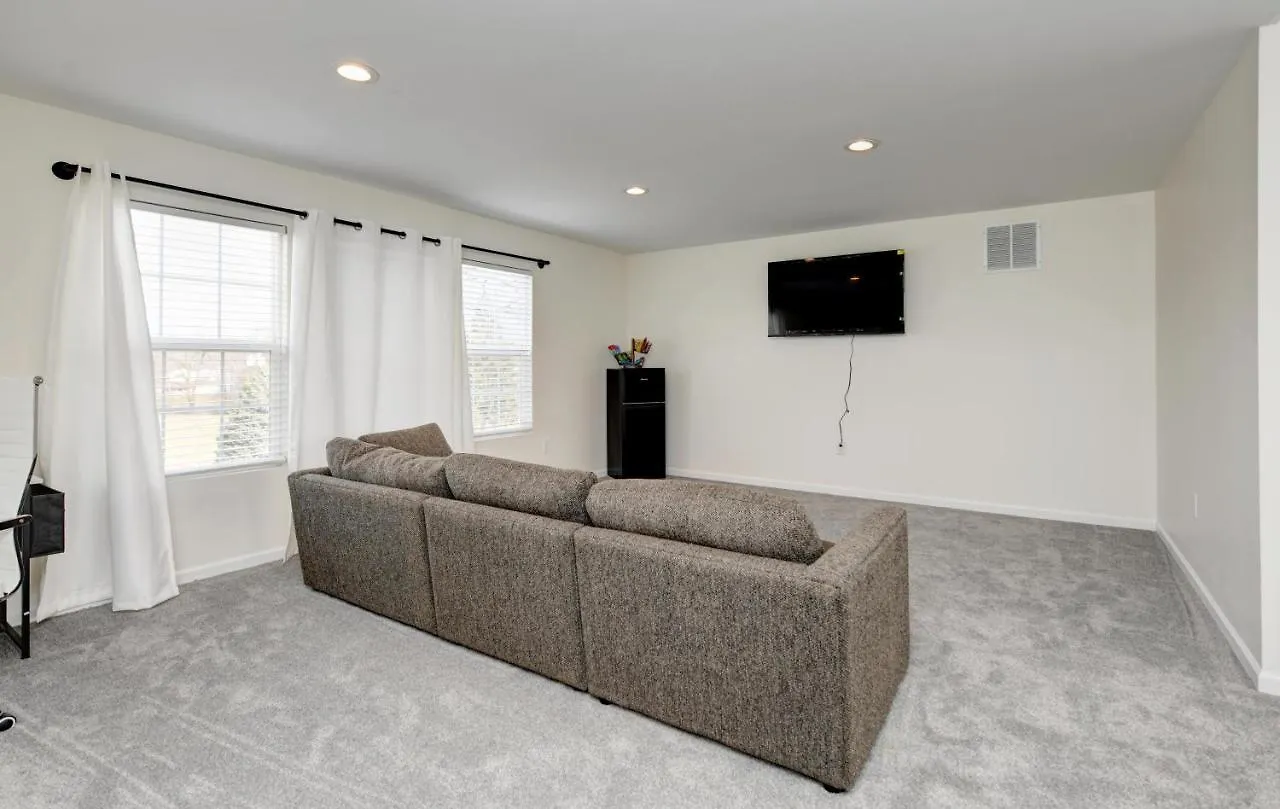 The Cg Suites Columbus Holiday home